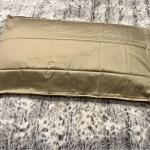 Dream Fit King Size Pillowcases Set Of 5. Made In U.S.A. And Select Comfort